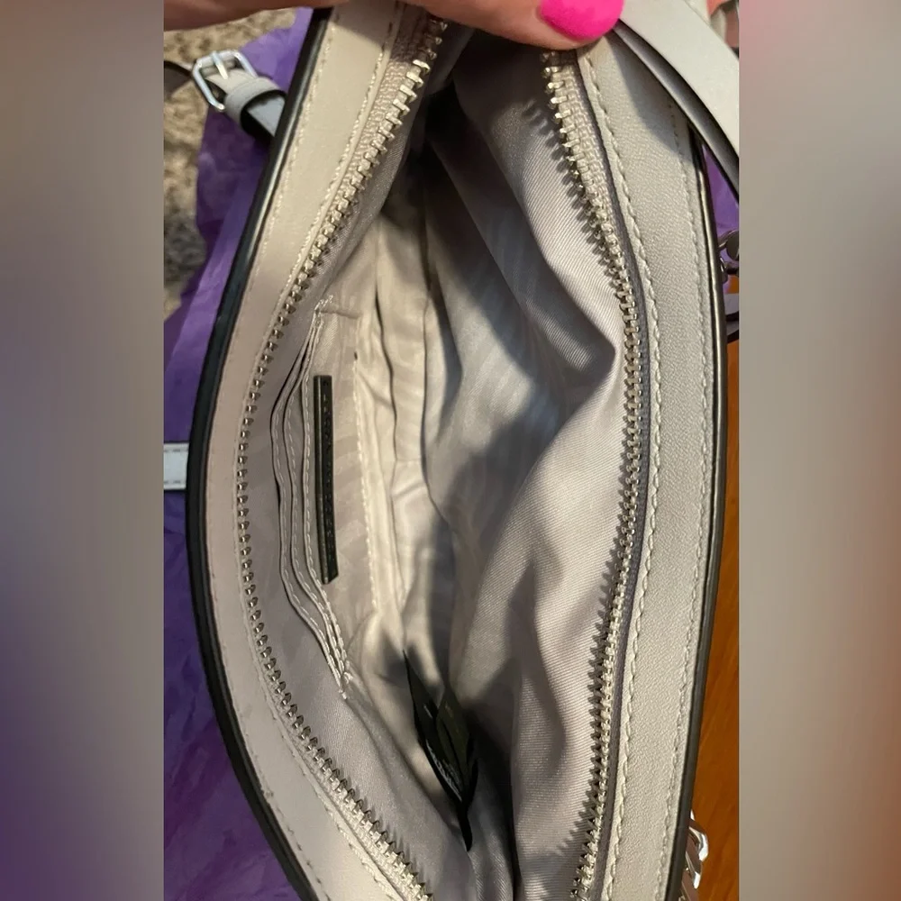 Rebecca Minkoff  Crossbody With Adjustable  Strap EXCELLENT CONDITION - Picture 8 of 13